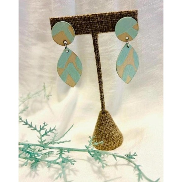 Handmade Jewelry - Handmade Dangle Earrings Natural Wood Mint Green Abstract Paint en Drop Earrings